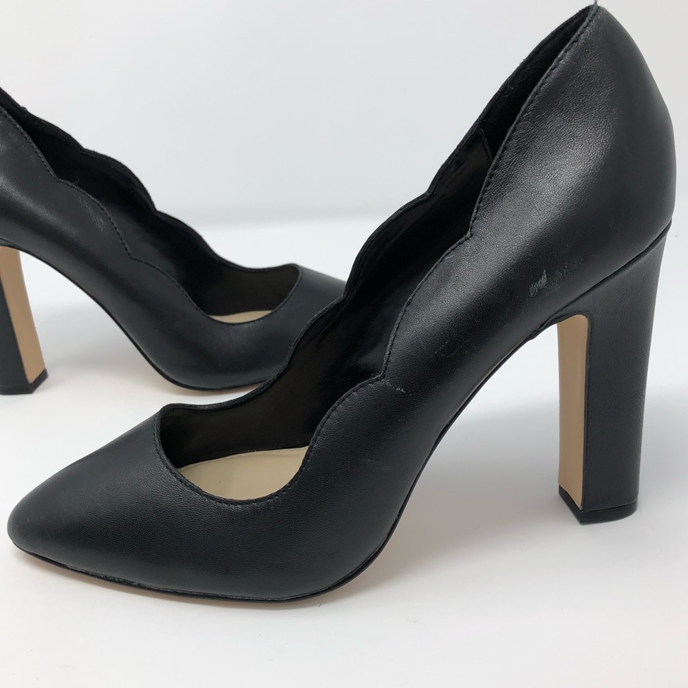 Saks Fifth Avenue Shandy Black Leather Scalloped Pump Chunk Heel Size 10